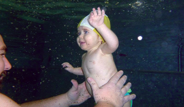 images bébé nageurs